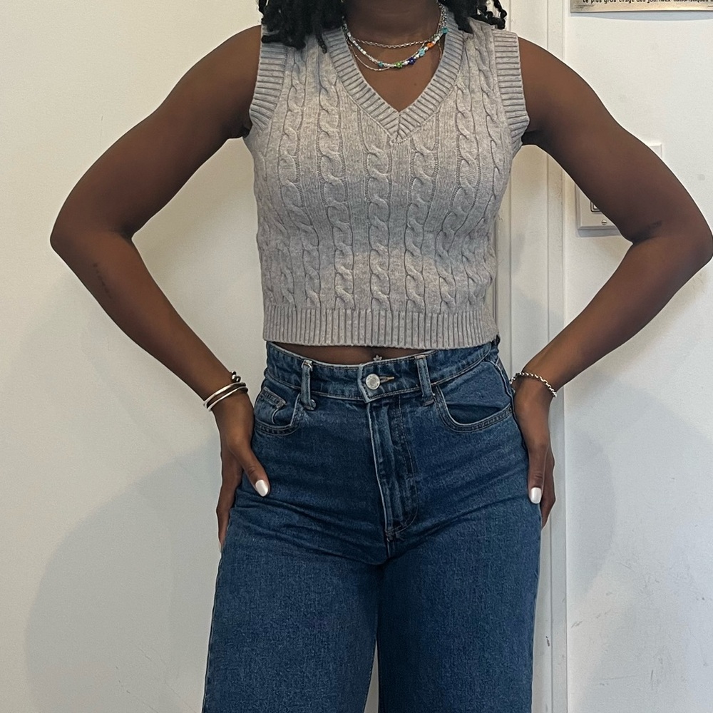 Mini knit vest